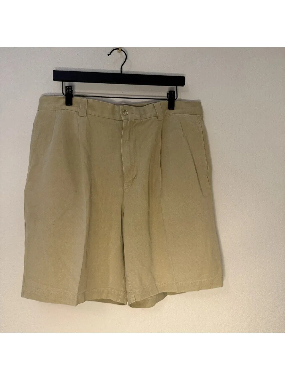 Tommy Bahama 100% Silk Shorts Men’s Size 36 Beige Khaki Luxury